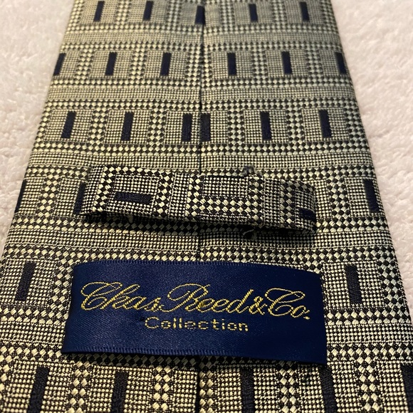Brand New Classic Business Tie By CHAS REED & CO. - Picture 3 of 3
